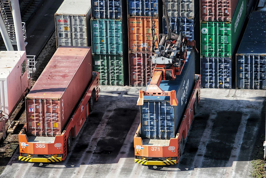 Forklifts and Pallet Trucks for Trucking